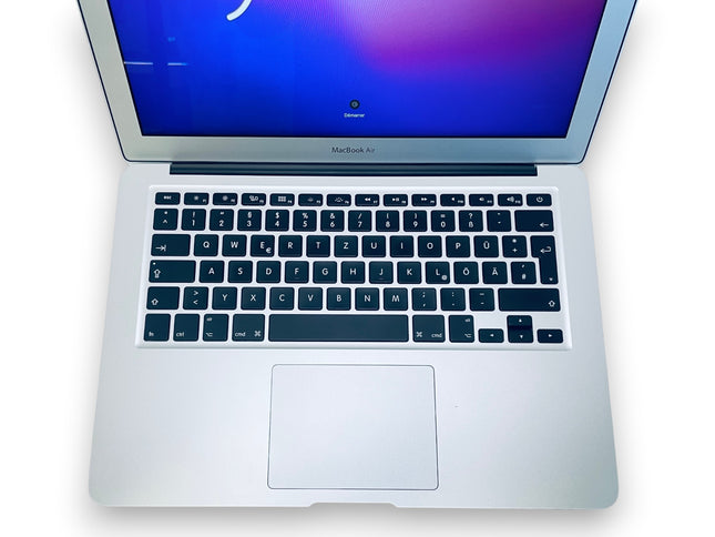 Apple MacBook Air 13 Zoll 2017 1,8GHz i5 8GB RAM 128GB SSD A1466 – Zustand B