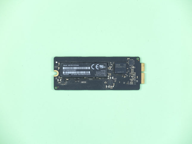 SSD / Festplatte 1 TB für MacBook Pro A1398 A1502 Jahr 2013-2015 655-1810 D